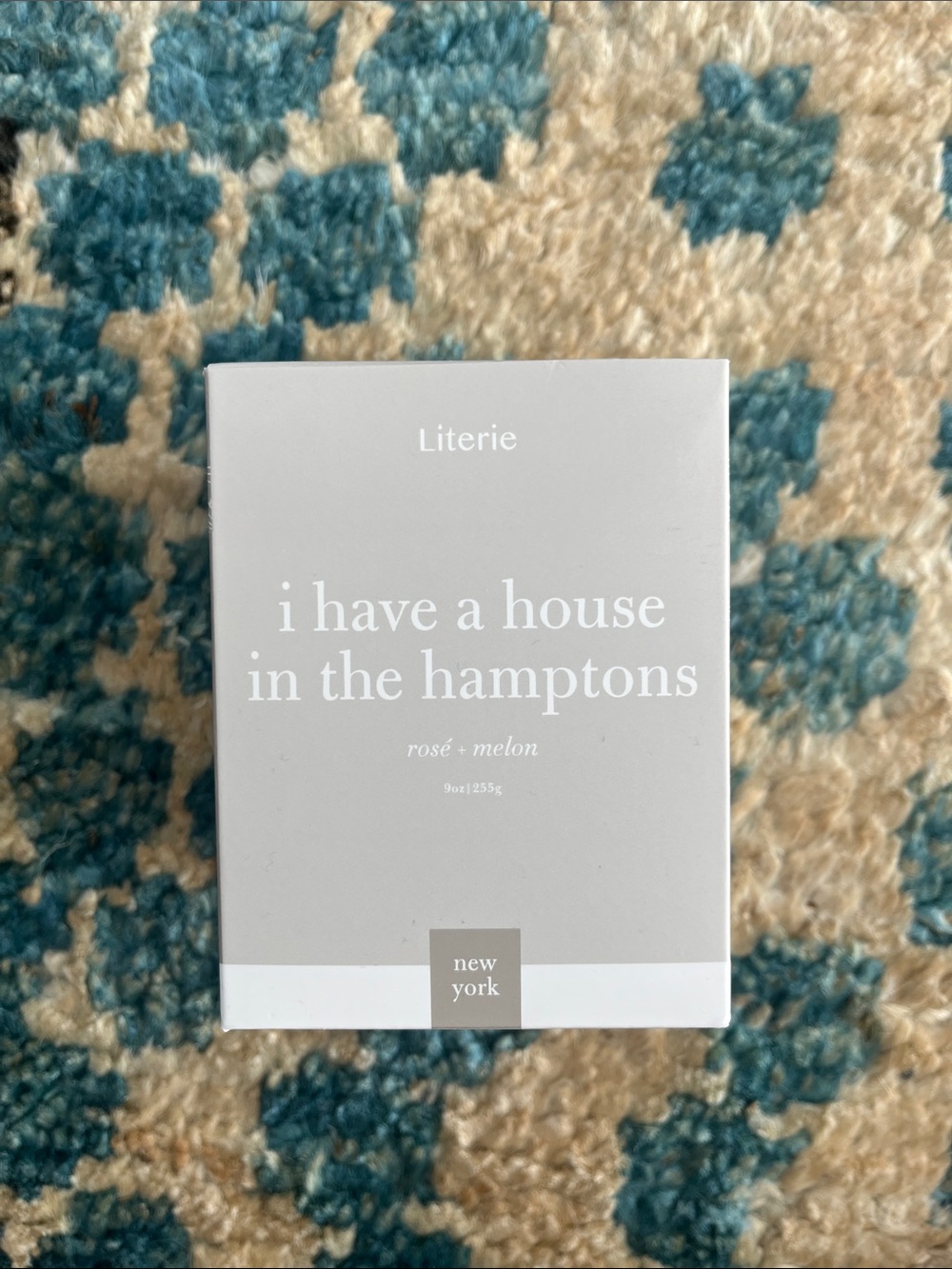 Literie - I HAVE A HOUSE IN THE HAMPTONS candle - new in box